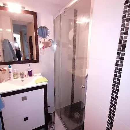 1 Bedroom House For 6